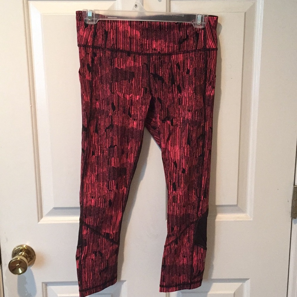 Pink/black cropped lulus!